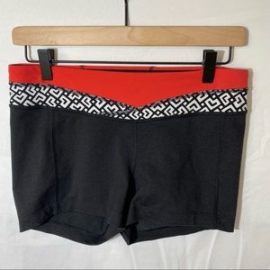 Lucy powermax shorts hatha collection size M